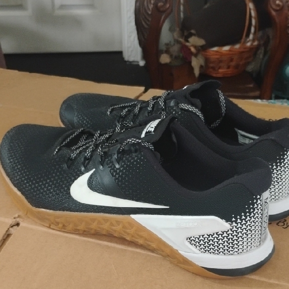 Nike Metcon 4 Black Gum - Picture 1 of 9